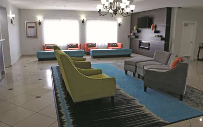 Photo 2 - La Quinta Inn & Suites by Wyndham Orange