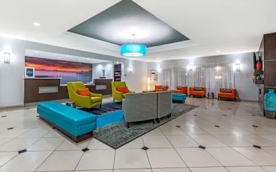Photo 5 - La Quinta Inn & Suites by Wyndham Orange