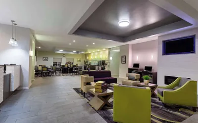Photo 4 - La Quinta Inn & Suites by Wyndham Huntsville Airport Madison