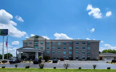 Photo 2 - Holiday Inn Express & Suites Somerset Central by IHG