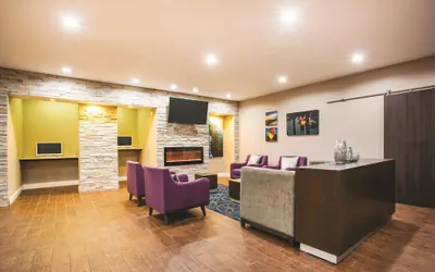 Photo 5 - La Quinta Inn & Suites by Wyndham Russellville