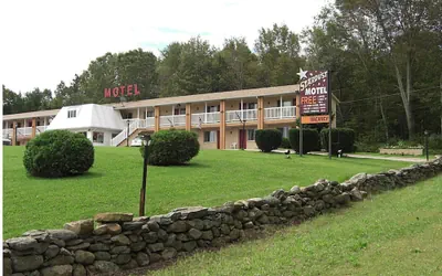 Photo 2 - Stardust Motel