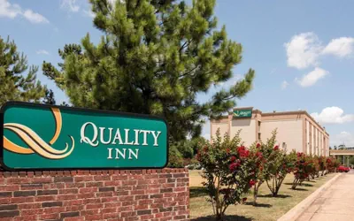 Photo 2 - Quality Inn Shreveport Airport
