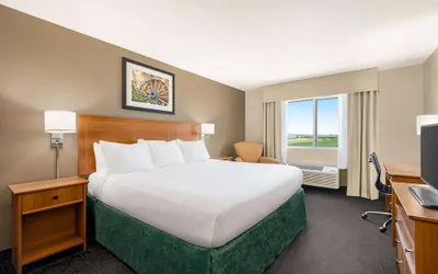 Photo 2 - Baymont by Wyndham Fremont