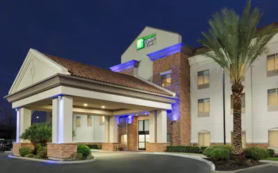 Photo 2 - Holiday Inn Express Hotel & Suites Merced by IHG