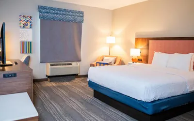 Photo 4 - Hampton Inn Gonzales