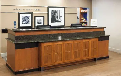Photo 5 - Hampton Inn & Suites Cedar Rapids - North