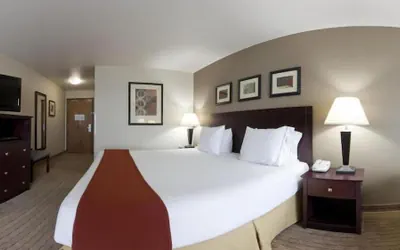 Photo 5 - Holiday Inn Express Hotel & Suites Vancouver Mall by IHG