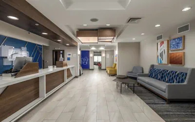 Photo 4 - Holiday Inn Express Hotel & Suites Vancouver Mall by IHG