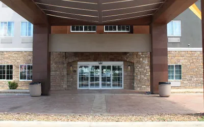 Photo 2 - La Quinta Inn and Suites by Wyndham Schertz-San Antonio-Selma