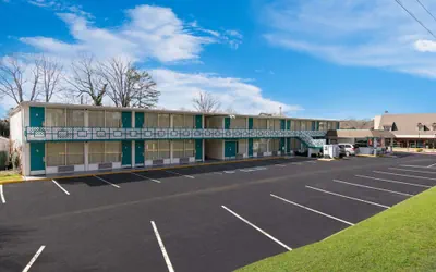 Photo 2 - Econo Lodge Clemson - University Area