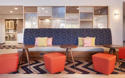 Photo 2 - Hampton Inn & Suites Cleveland Mentor