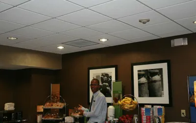 Photo 2 - Hampton Inn & Suites Lebanon