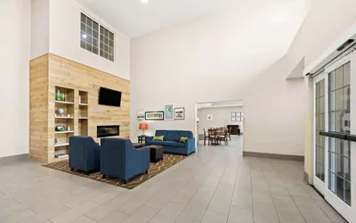 Photo 4 - Comfort Inn & Suites High Point - Archdale