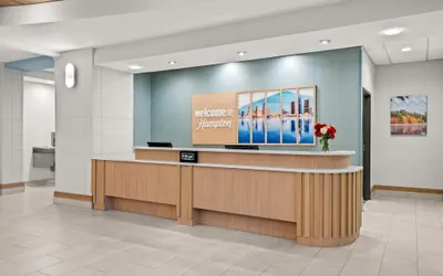 Photo 4 - Hampton Inn & Suites Detroit-Canton