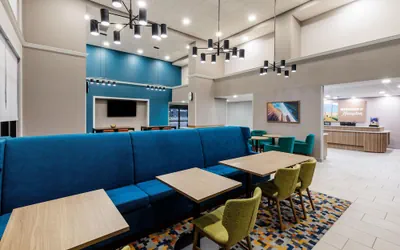Photo 4 - Hampton Inn & Suites by Hilton Tomball Houston NW