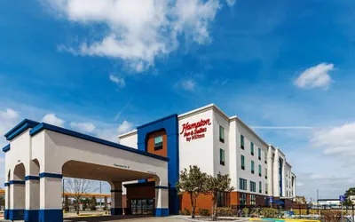 Photo 2 - Hampton Inn & Suites by Hilton Tomball Houston NW
