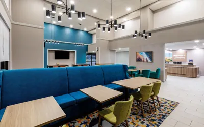 Photo 4 - Hampton Inn & Suites by Hilton Tomball Houston NW