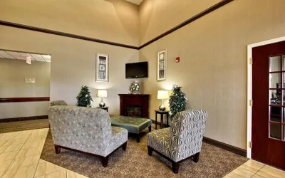 Photo 3 - Magnolia Inn & Suites Savannah Airport