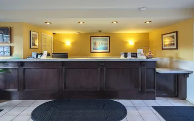 Photo 4 - Monterey Bay Lodge