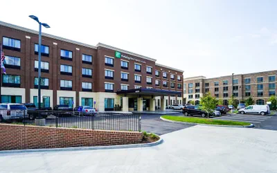 Holiday Inn Express & Suites Franklin - Berry Farms by IHG