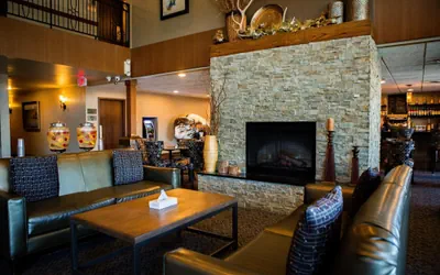 Photo 3 - Heritage Inn