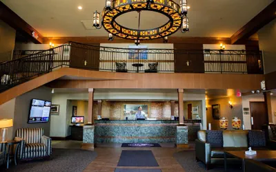 Photo 2 - Heritage Inn