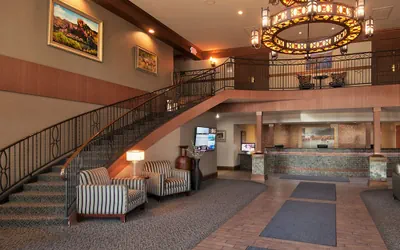 Photo 4 - Heritage Inn