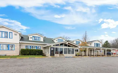 Photo 2 - Rodeway Inn Oscoda
