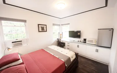 Photo 5 - Hilltop Vacation Rental