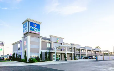 Photo 2 - Express Inn - Spring