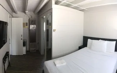 Photo 4 - The Cedar Motel