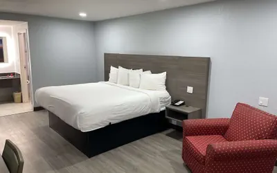 Photo 4 - SureStay Hotel by Best Western Childress