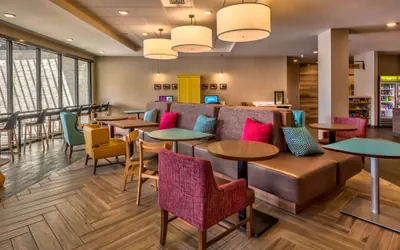 Photo 4 - Home2 Suites by Hilton Reno