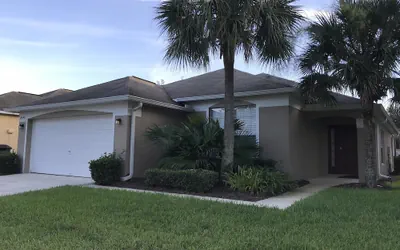 Photo 2 - 4BR 3BA Home in Emerald Island Resort by CV-8540