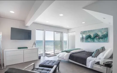 Photo 2 - Malibu Ocean Front Villa