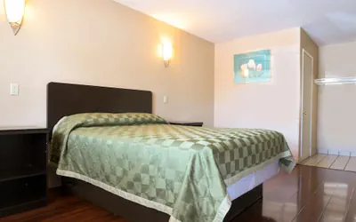 Photo 2 - Covina Motel