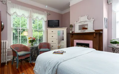 Photo 3 - Beaufort House Inn