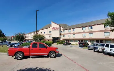 Photo 2 - Plano Inn & Suites