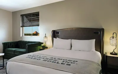 Photo 5 - Oxford Suites Paso Robles