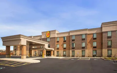 Photo 2 - Super 8 by Wyndham St. Louis North