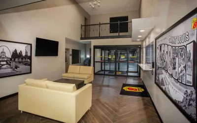 Photo 3 - Super 8 by Wyndham St. Louis North