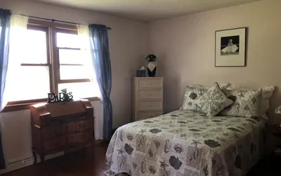 Photo 5 - 3-Bedroom Lakefront House