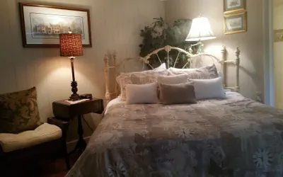 Photo 3 - Pineapple Hill Inn Bed & Breakfast