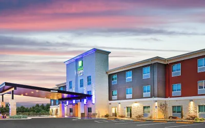 Photo 2 - Holiday Inn Express & Suites Junction by IHG