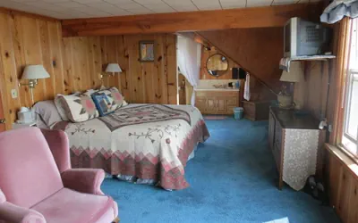 Photo 3 - Breyhouse B&B Inn