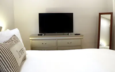 Photo 5 - Marvelous Two Bedroom Suite