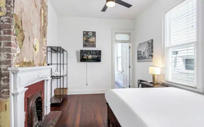 Photo 3 - Vibrant Uptown Condos