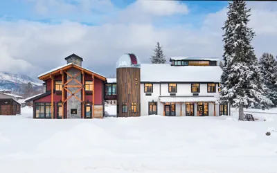 Photo 2 - Compass Rose Lodge