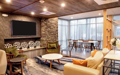Photo 2 - Fairfield Inn & Suites by Marriott Richmond Airport
